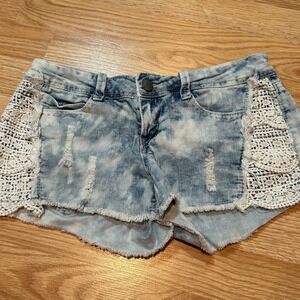 Hippie Laundry Acid Wash Crochet Lace Distressed Denim Shorts Blue Size 7